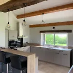 Maison En Pierre Situe Au Milieu Des Champs De Ble *