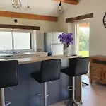 Maison En Pierre Situe Au Milieu Des Champs De Ble ヴィラ