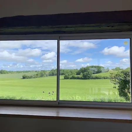 Maison En Pierre Situe Au Milieu Des Champs De Ble