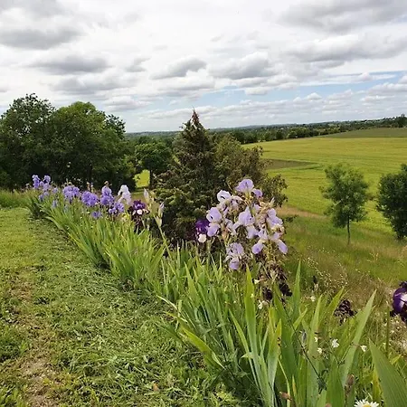 Villa Maison En Pierre Situe Au Milieu Des Champs De Ble Pern