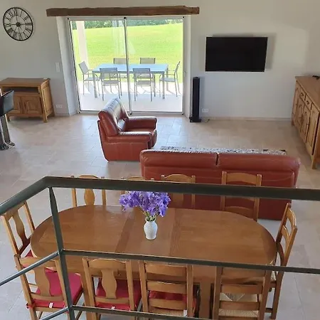 Maison En Pierre Situe Au Milieu Des Champs De Ble * Pern